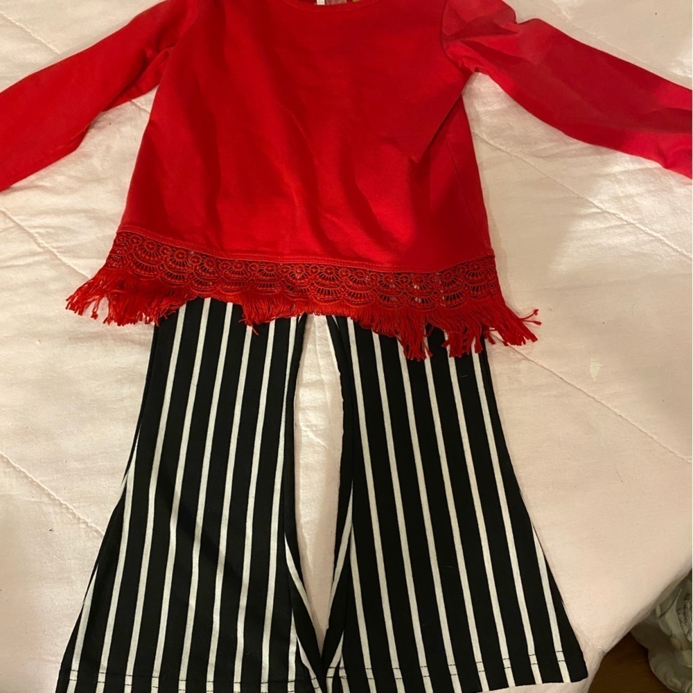 Three Friends Outfit size 4 T (FA) - Picture 6 of 9